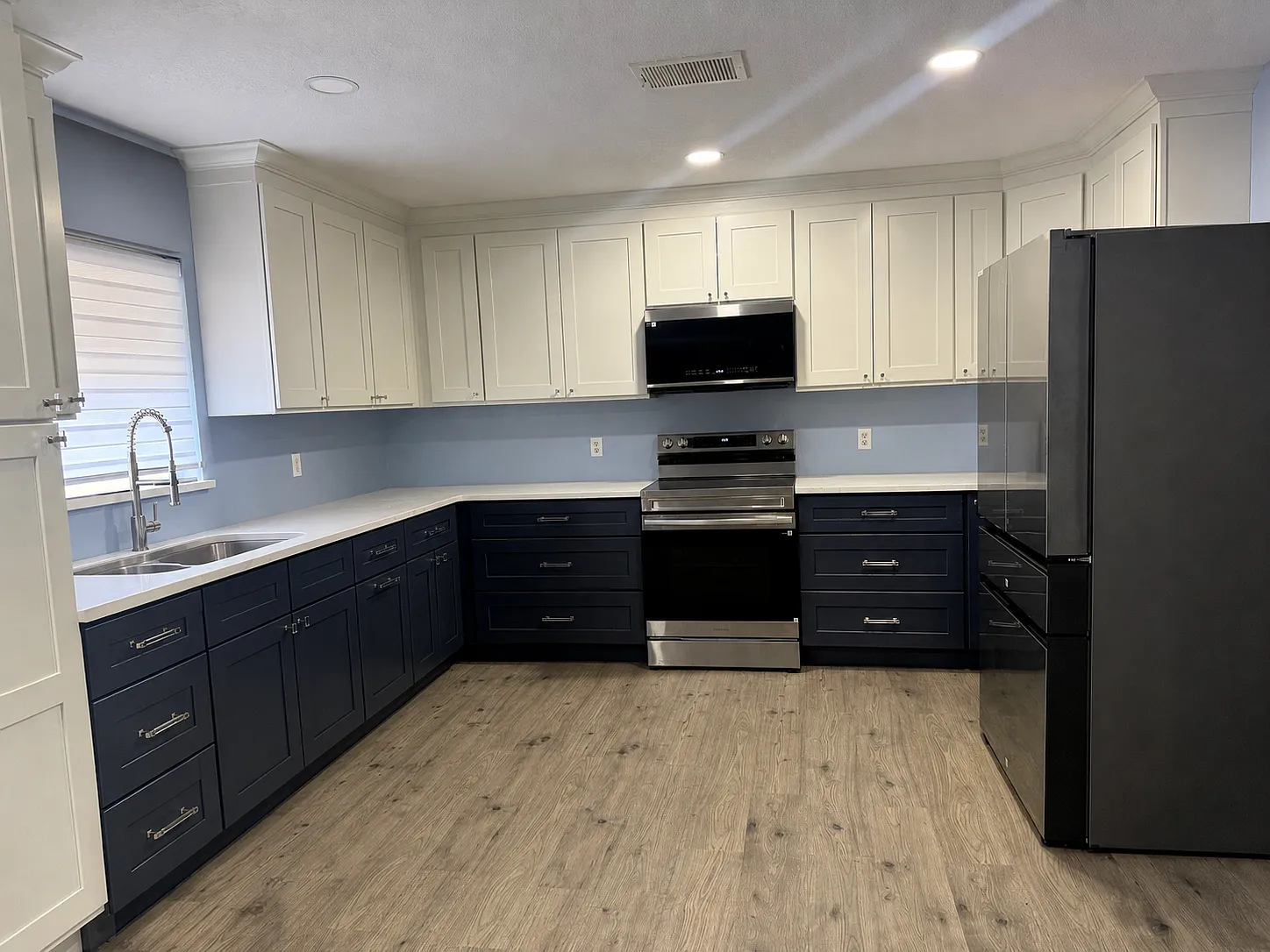 4 bed, 2.5 bath, 2232 sqft, $2,400 — Photo 2