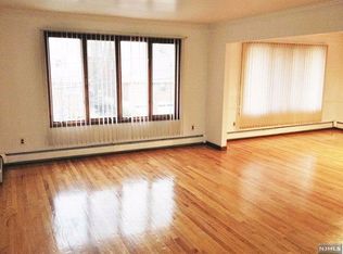 1231 16th St, Fort Lee, NJ 07024