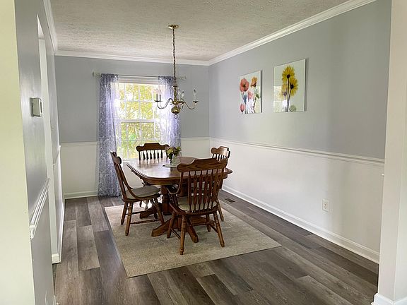 3rd image of 2307 Nagle Ct