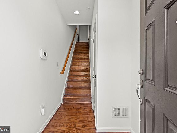 5th image of 8183 Hollow Ct