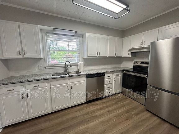 2nd image of 735 W Mountain St