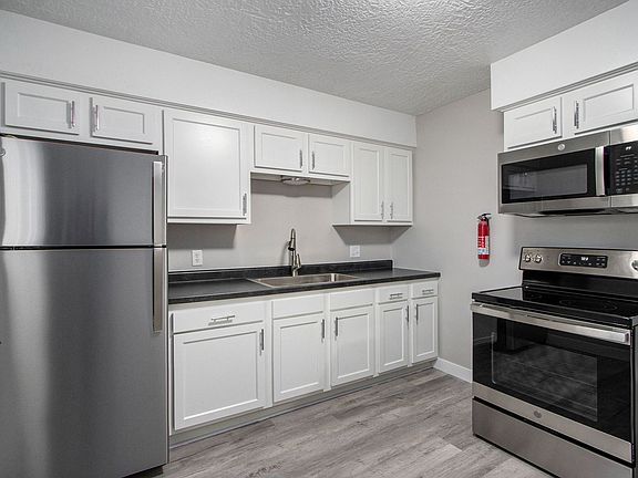 2nd image of 1321 Huntington Ave #2
