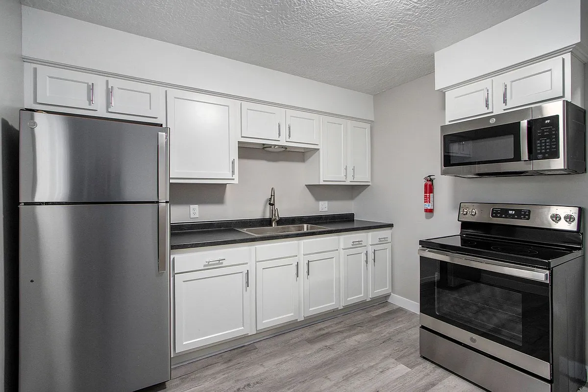 Building Photo - 1321 Huntington Ave #2
