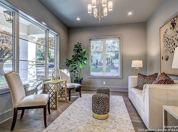 2nd image of 140 Grandview Pl