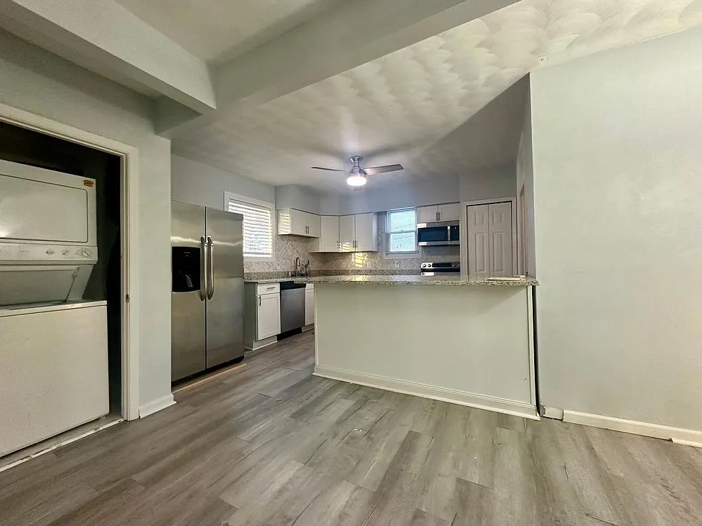 3 bed, 1269 sqft, $1,850 — Photo 4