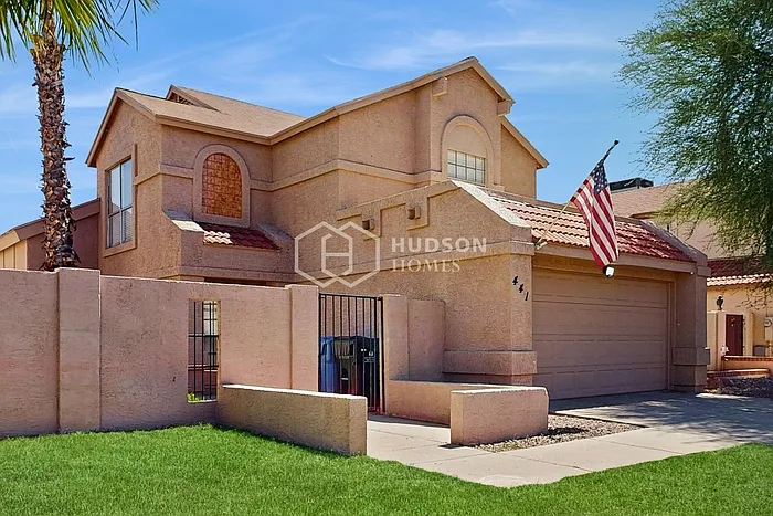 3 bed, 2.5 bath, 1644 sqft, $2,149 — Photo 3