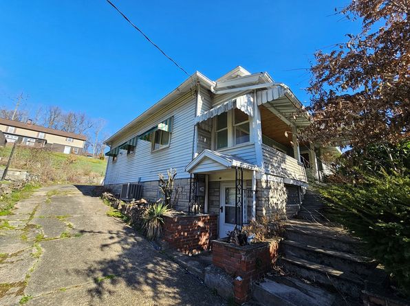 393 Spring St, Yukon, PA 15698