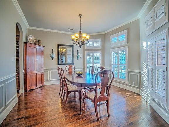 4th image of 3505 Overhill Dr