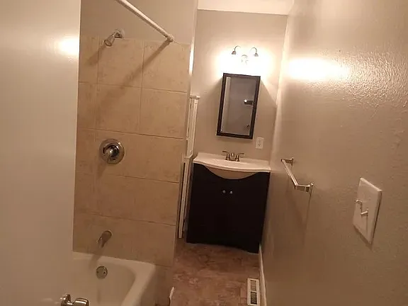 614 Superior St #614 — Photo 11