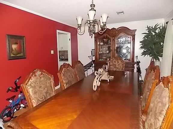 5th image of 700 Royal Oak Dr