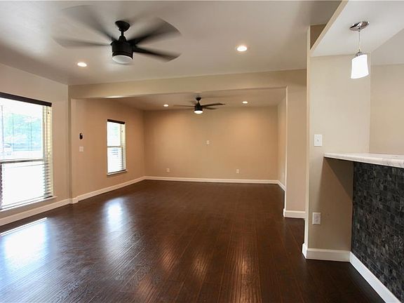 5th image of 2613 Crestbrook Ln