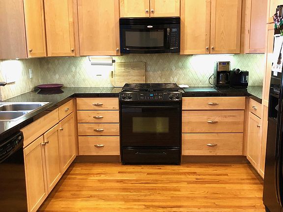 4th image of 10287 E 31st Ave