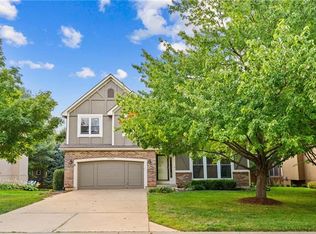 11592 S Sunset Dr, Olathe, KS 66061