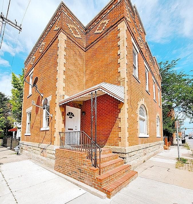 1st image of 991 Parsons Ave