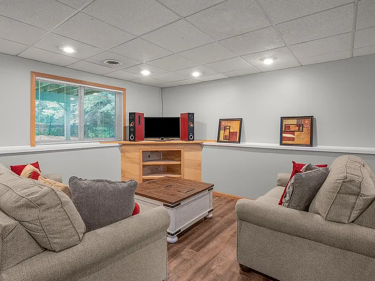 9043 Waconia St NE — Photo 12