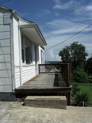 4th image of 149 Woodmont Ave