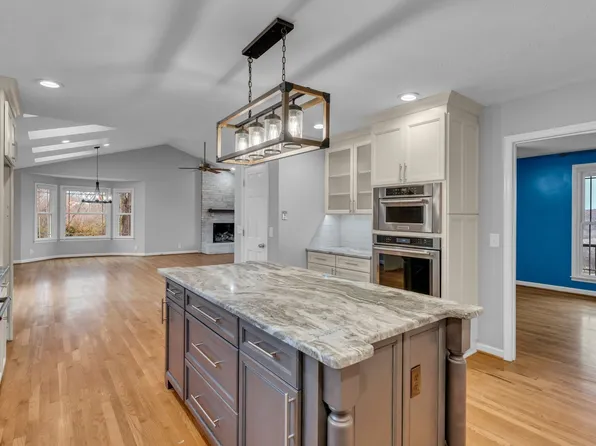 833 Long Hollow Pike, Goodlettsville, TN 37072