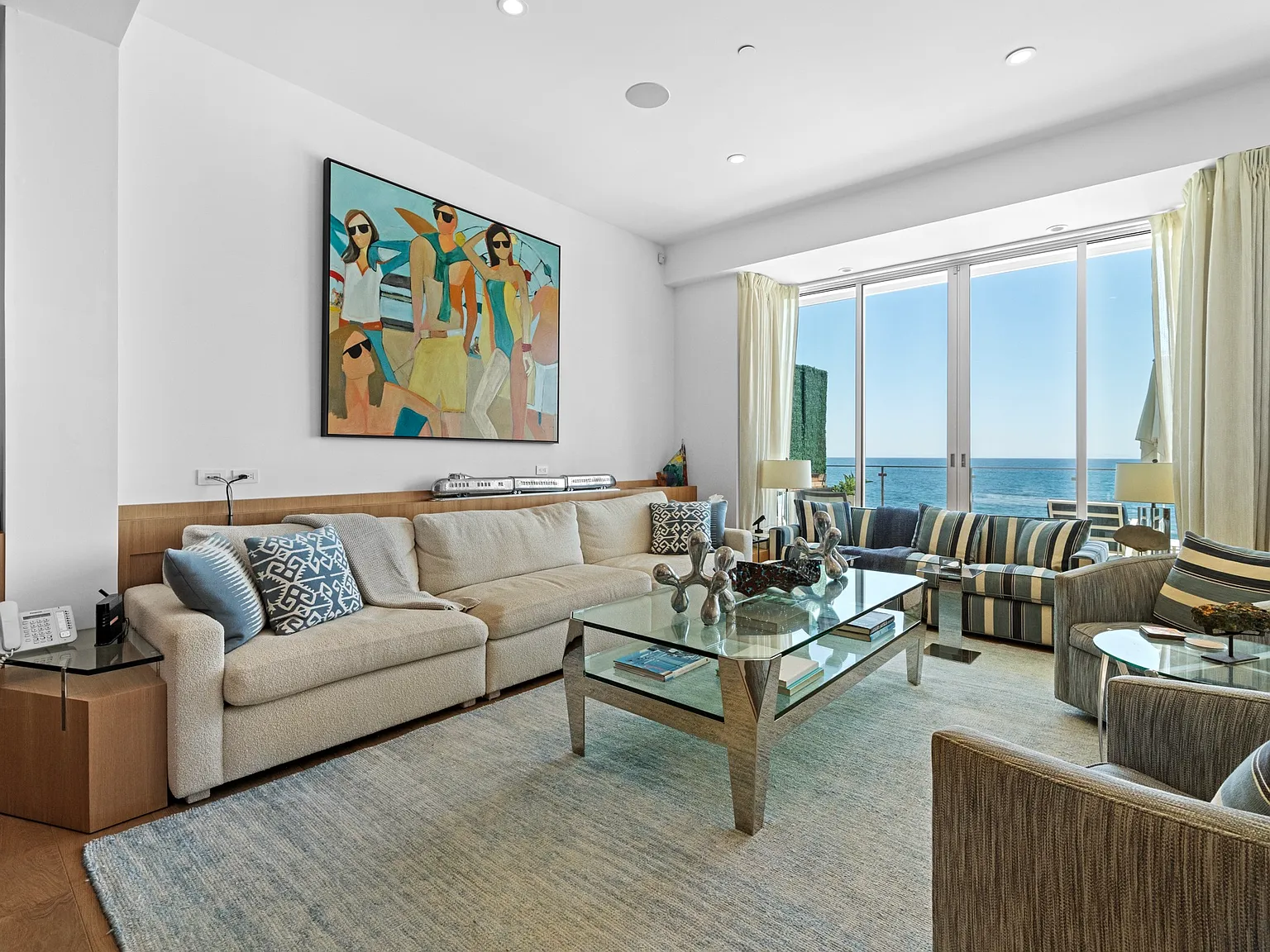 4 bed, 4.5 bath, 4600 sqft, $65,000 — Photo 4