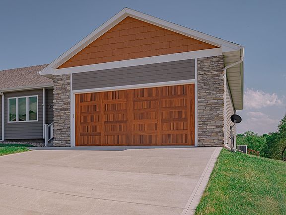 2nd image of 4230 Fremar Dr