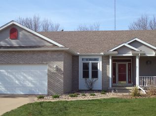 3940 Treeline Dr, Bettendorf, IA 52722