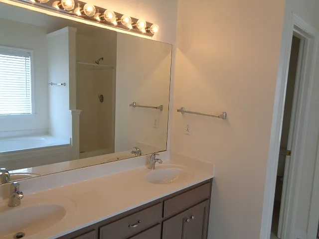 1364 Saybrook Xing — Photo 5