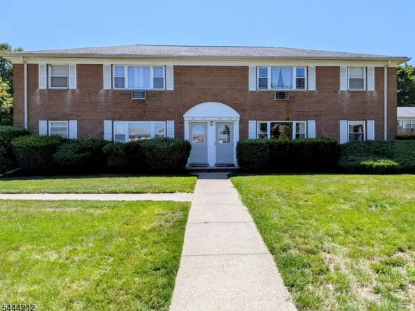 43 Manchester Ct, Wayne Twp., NJ 07470