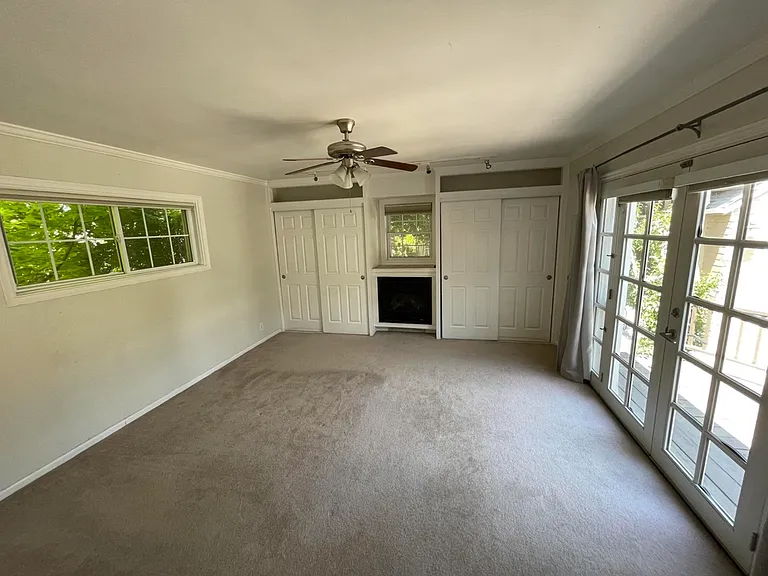 1323 E Logan Ave — Photo 8