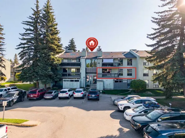 10120 W Brookpark Blvd SW #425, Calgary, AB T2W 3G3