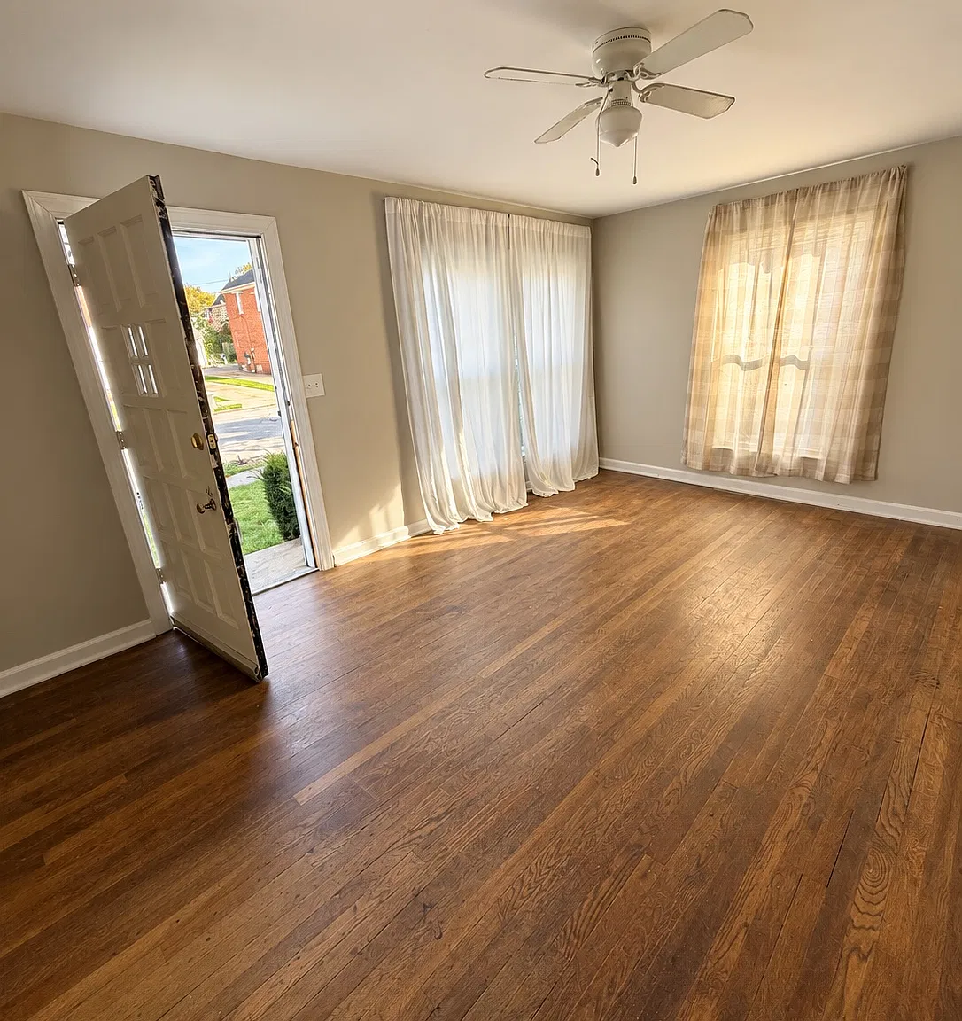 2 bed, 936 sqft, $1,650 — Photo 1