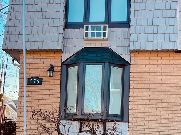 576 Lamoka Ave, Staten Island, NY 10312