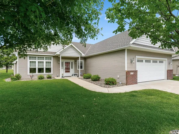 33 Waterford Ln, Waite Park, MN 56387
