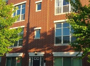 317 E 25th St #70C, Chicago, IL