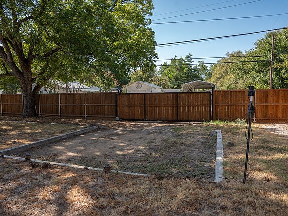 5th image of 2856 Halbert St