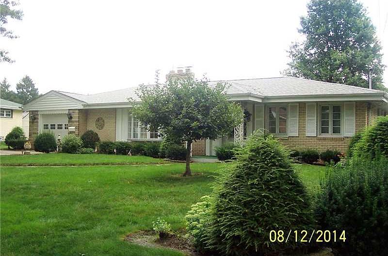 2nd image of 2225 Cypress Dr
