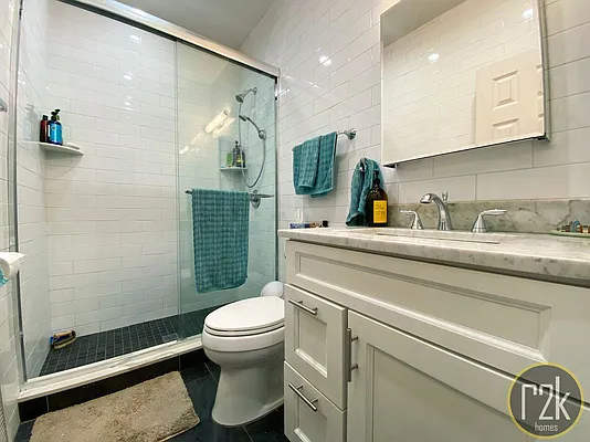 Rented by Realty 2000 Corp | media 45