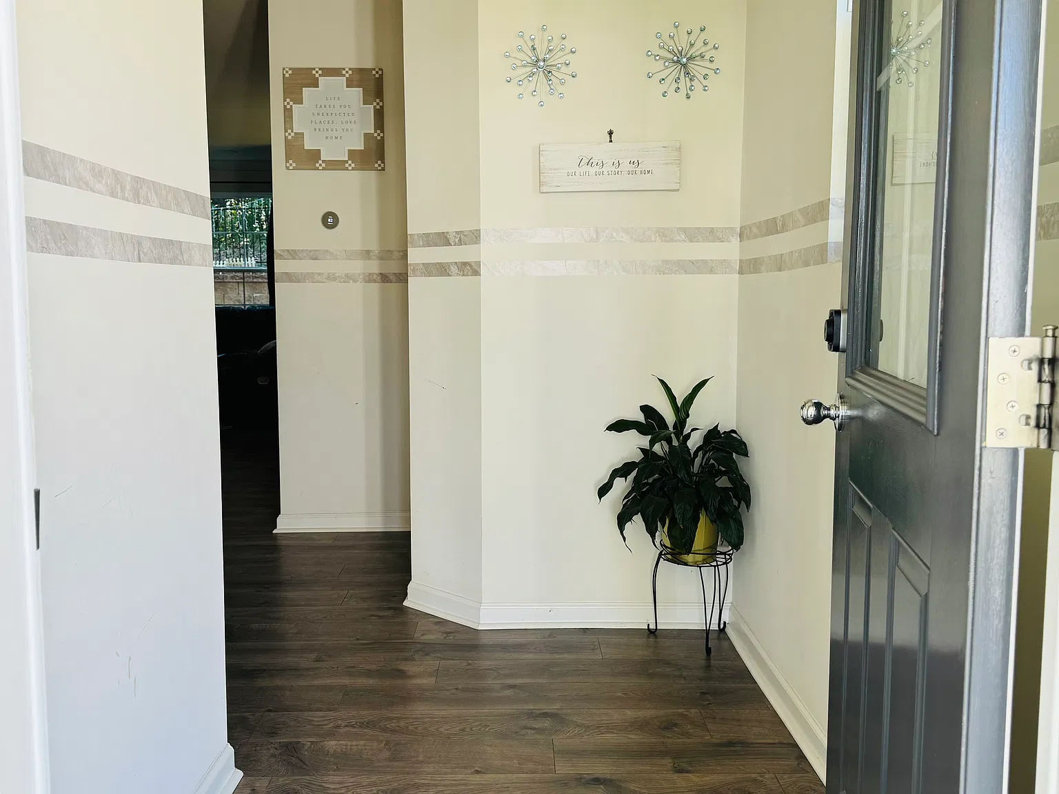 1017 Urbana Dr — Photo 3