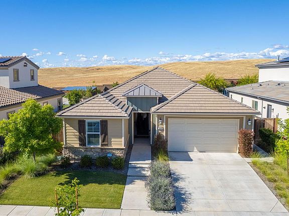 3rd image of 999 Little Canyon Dr