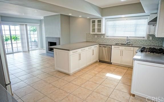 2nd image of 22041 Del Valle St