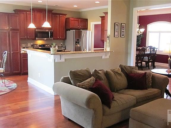4th image of 629 Creekway Circle SE