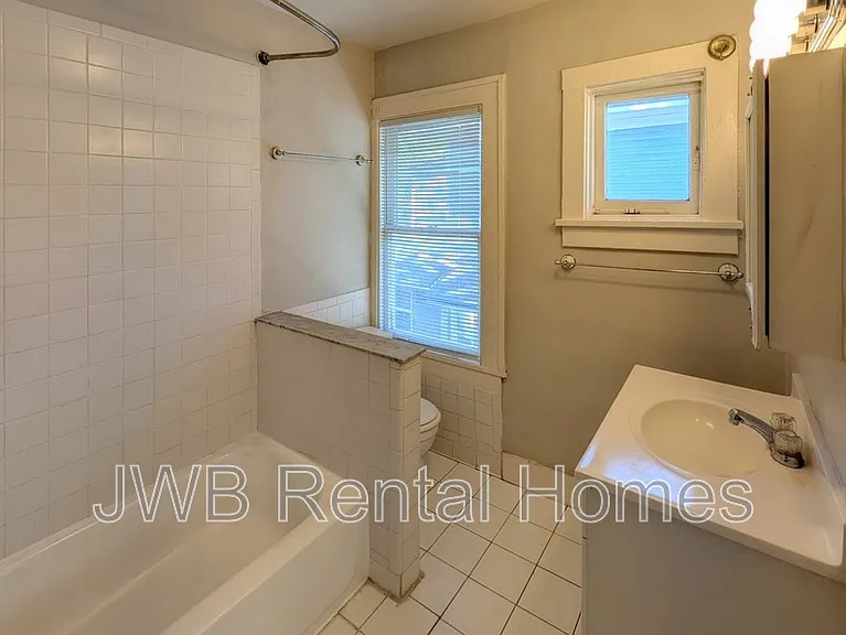 2022 Dellwood Ave #2 — Photo 7
