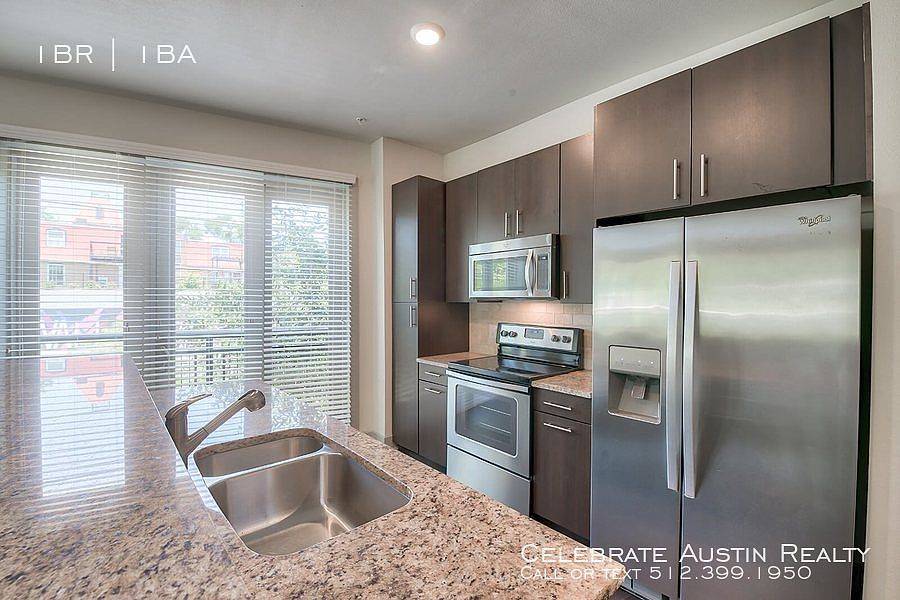 1st image of 810 S Lamar Blvd