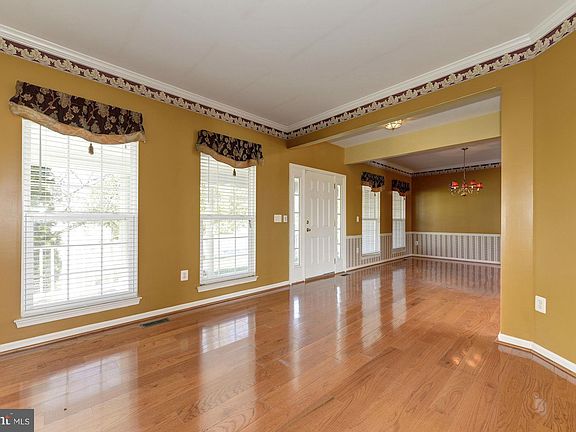5th image of 2768 Myrtlewood Dr