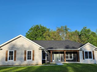 210 Fawn Ln, Washington, IN 47501