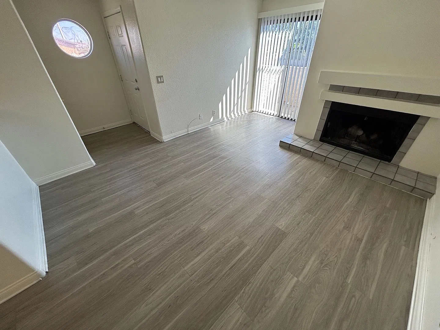2nd Floor Condo Unit 2 Bedroom / 2 Full Bath Located In A Gated Community! — Photo 3