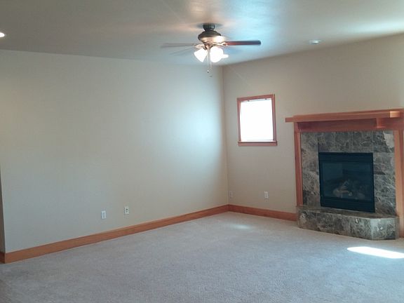 5th image of 807 Barclift Ln SE