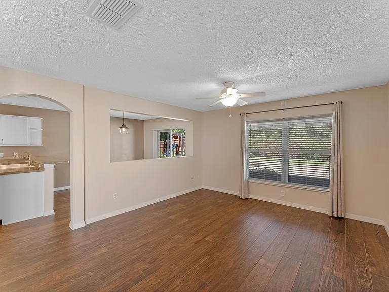 15321 Harrowgate Way — Photo 4