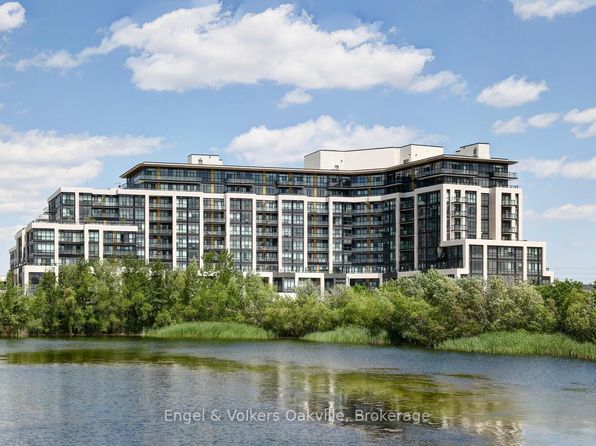 405 Dundas St W #307, Oakville, ON L6M 4M2