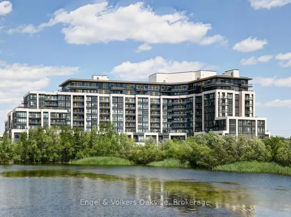 405 Dundas St W #307, Oakville, ON L6M 4M2