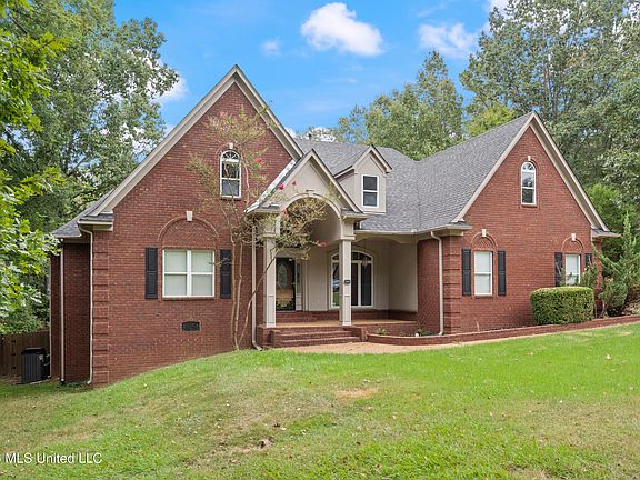 3rd image of 7656 Elizabeth Circle Dr