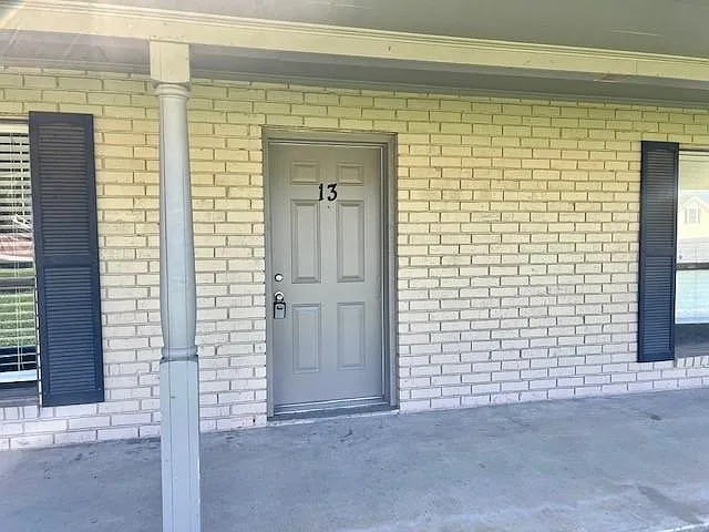 13 Kandy Ln — Photo 1